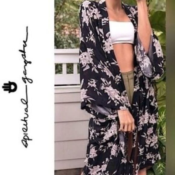Spiritual Gangster Floral Kimono Black Cream - Picture 1 of 15